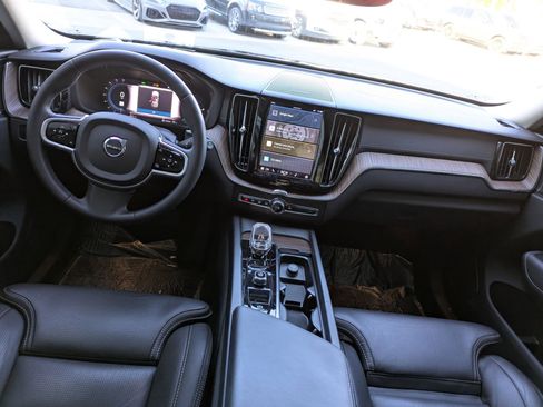 Used 2023 Volvo XC60 T8 Ultimate image 27