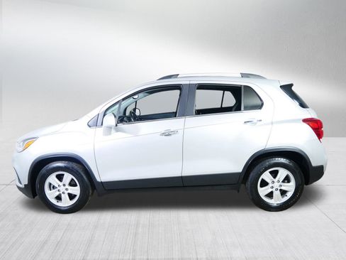 Used 2019 Chevrolet Trax LT w/ LT Convenience Package image 4
