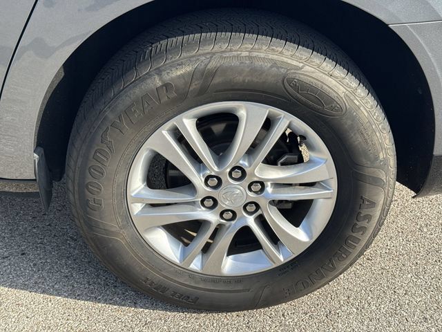 Used 2018 Buick Enclave Essence FWD image 32