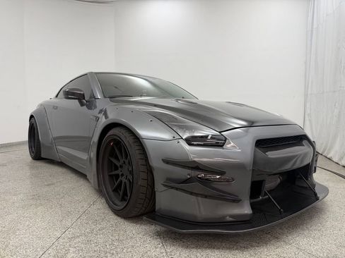 Used 2015 Nissan GT-R Black Edition AWD/4WD image 14