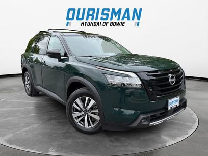 Used 2023 Nissan Pathfinder SL w/ Black Appearance Package