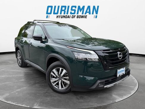 Used 2023 Nissan Pathfinder SL w/ Black Appearance Package AWD/4WD image 1