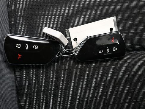 Used 2022 Volkswagen ID.4 Pro image 26