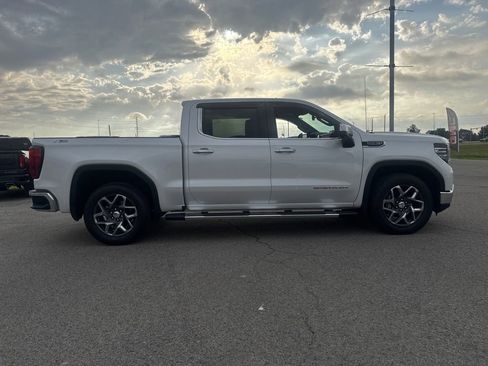 Used 2023 GMC Sierra 1500 SLT w/ SLT Premium Plus Package AWD/4WD image 8
