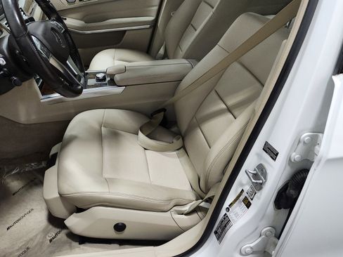 Used 2015 Mercedes-Benz E 350 4MATIC Sedan image 24