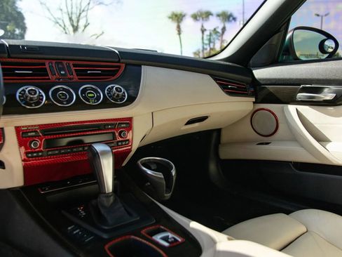 Used 2011 BMW Z4 sDrive30i RWD image 31