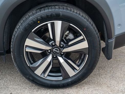 Used 2022 Nissan Rogue Platinum w/ Head-Up Display Package image 9