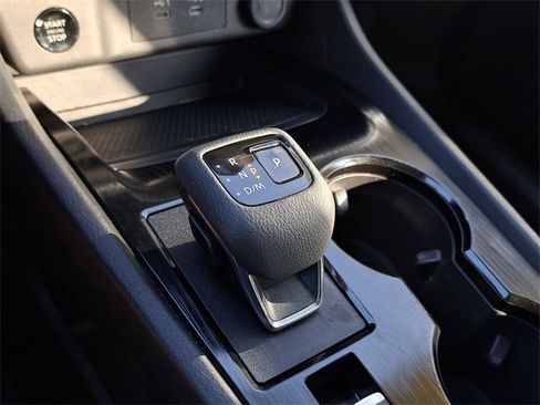 Used 2024 Nissan Rogue SV image 30