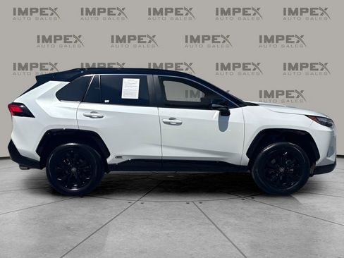 Used 2025 Toyota RAV4 XSE w/ Weather Package AWD/4WD image 6