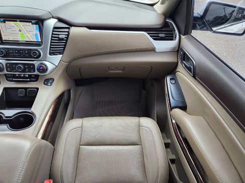 Used 2019 GMC Yukon XL SLT w/ Premium Edition AWD/4WD image 18