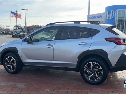 Used 2024 Subaru Crosstrek 2.0i Premium image 8