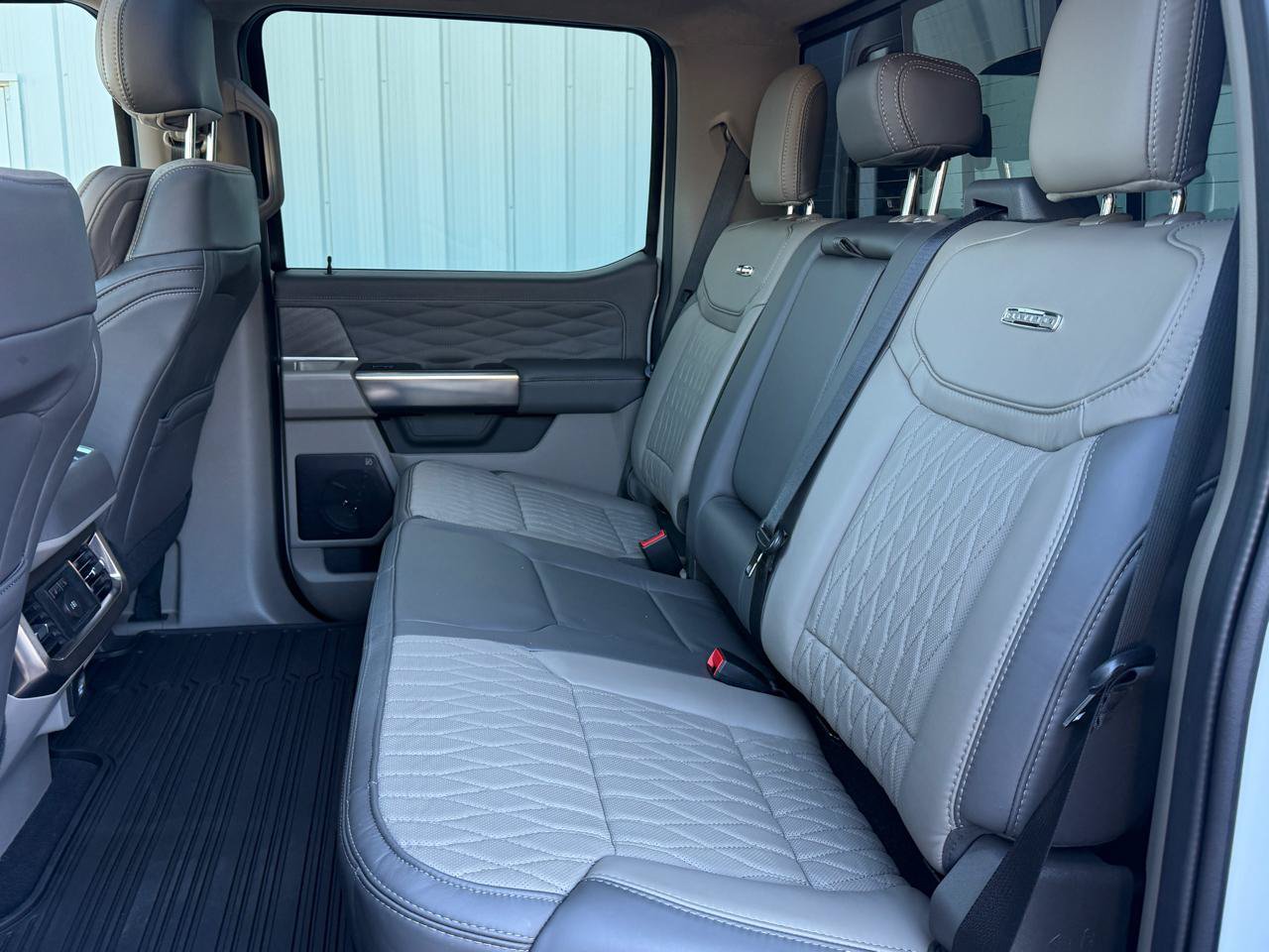 Used 2025 Ford F450 Platinum w/ Platinum Plus Package AWD/4WD image 14