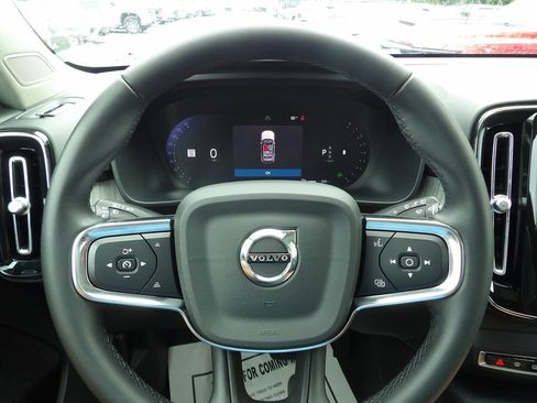Certified 2024 Volvo XC40 B5 Plus w/ Climate Package AWD/4WD image 18