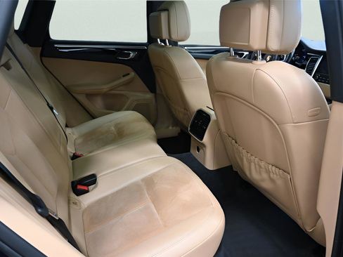 Used 2018 Porsche Macan image 19