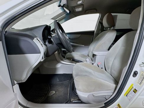 Used 2013 Toyota Corolla LE FWD image 16