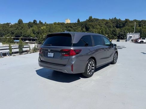 Used 2026 Honda Odyssey EX-L image 3