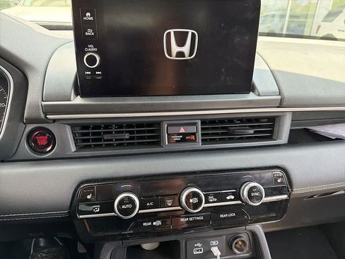Used 2024 Honda Pilot Touring image 17