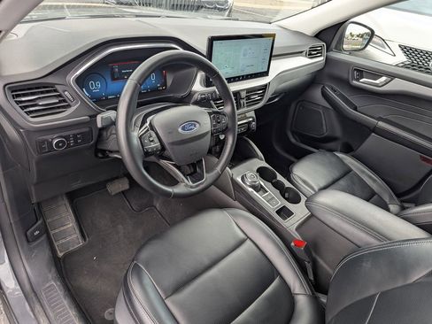 Used 2025 Ford Escape Platinum AWD/4WD image 14