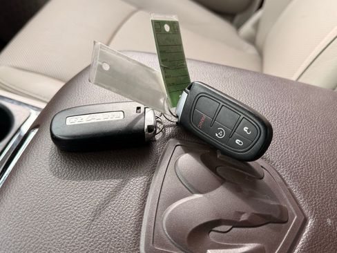 Used 2015 RAM 1500 Laramie w/ Convenience Group image 39