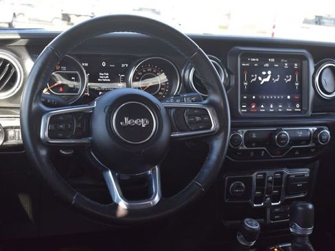 Used 2022 Jeep Wrangler Unlimited Sahara image 19