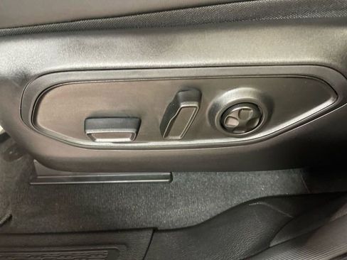 New 2026 Jeep Grand Cherokee Limited w/ Luxury Tech Group II AWD/4WD image 12