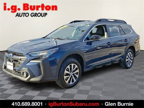 Used 2025 Subaru Outback Premium image 3