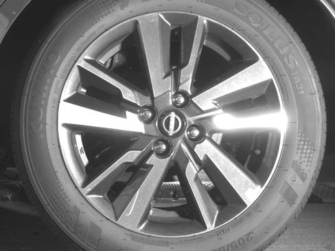 Used 2025 Nissan Versa SV image 14