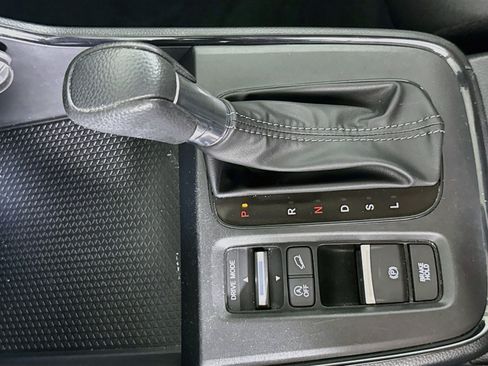 Used 2024 Honda CR-V LX image 19