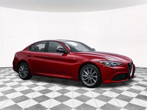 Used 2024 Alfa Romeo Giulia Ti image 19