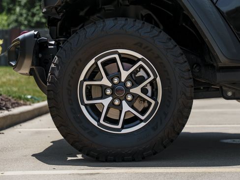 Used 2026 Jeep Wrangler Unlimited Rubicon AWD/4WD image 27