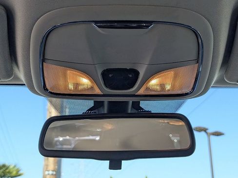 Used 2017 Jeep Cherokee Latitude image 22