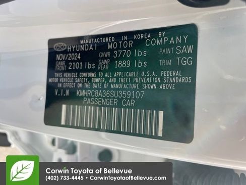 Used 2025 Hyundai Venue SEL image 29