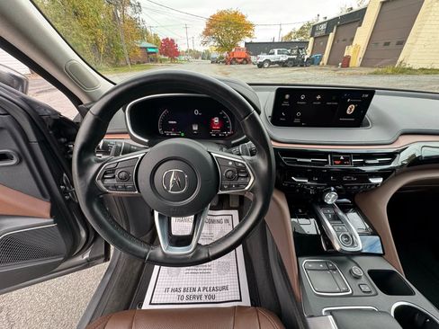 Used 2023 Acura MDX SH-AWD w/Technology Pkg Sport image 18