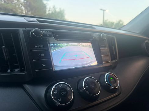 Used 2016 Toyota RAV4 LE FWD image 23
