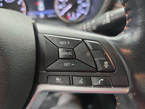 Used 2023 Nissan Sentra SR w/ SR Premium Package FWD image 41