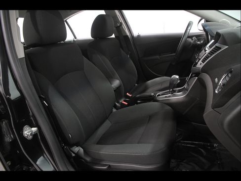 Used 2011 Chevrolet Cruze LT FWD image 13