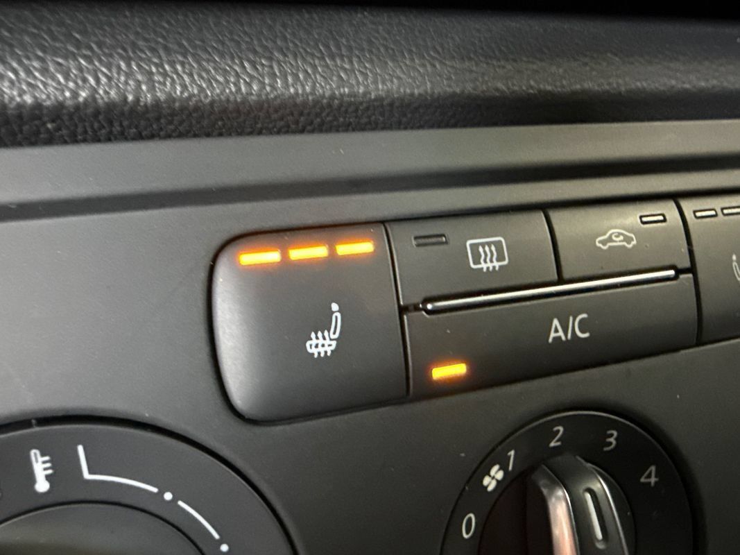 Used 2012 Volkswagen Beetle 2.0T FWD image 38