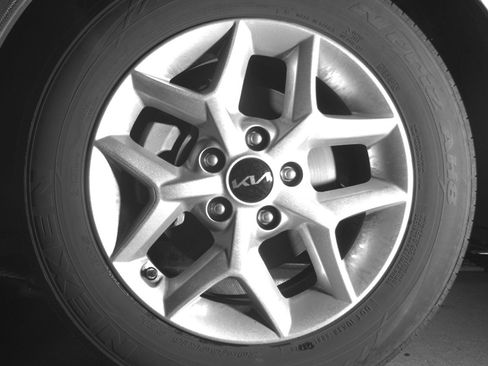 Used 2025 Kia Soul LX w/ LX Technology Package image 12