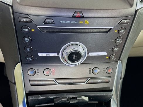 Used 2019 Ford Edge Titanium w/ Equipment Group 301A FWD image 16