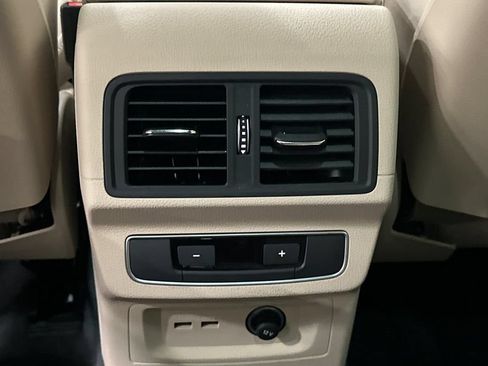 Used 2025 Audi Q5 2.0T Premium w/ Convenience Plus Package AWD/4WD image 14
