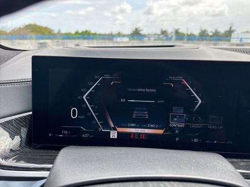 Used 2024 BMW X7 xDrive40i w/ Executive Package image 3