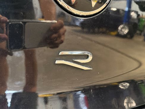 Used 2022 Volkswagen Golf R AWD/4WD image 46