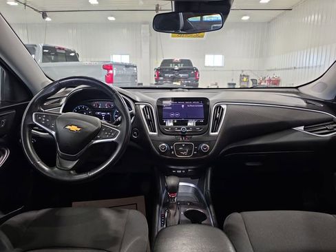 Used 2022 Chevrolet Malibu RS FWD image 9