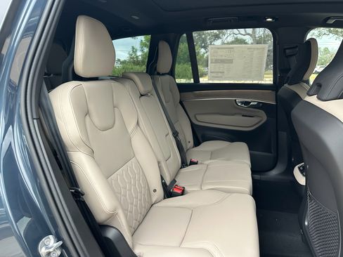 Used 2026 Volvo XC90 B6 Plus w/ Protection Package Premier AWD/4WD image 10