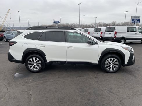 Used 2025 Subaru Outback Premium w/ Popular Package #1A image 10