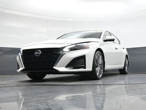 Used 2023 Nissan Altima 2.5 SL image 31