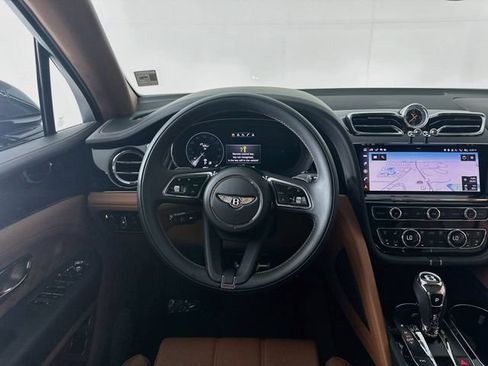 Used 2021 Bentley Bentayga AWD/4WD image 23