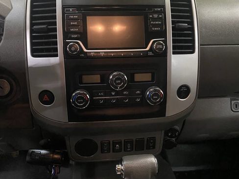 Used 2018 Nissan Frontier SV image 12