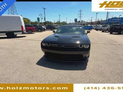 Used 2016 Dodge Challenger R/T Scat Pack w/ Leather Interior Group RWD image 3
