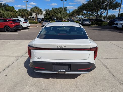 New 2025 Kia K4 LX image 5